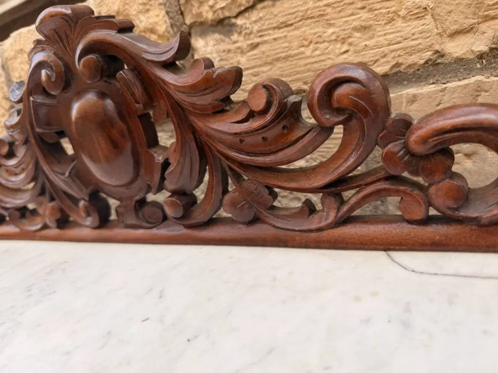 Petite étagère murale/console d’appoint Napoléon III — noyer sculpté e