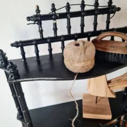 Petite étagère murale en bois noire 3 étages
