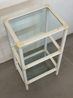 Petite étagère à 3 niveaux – Blanc et verre, style espace âge
