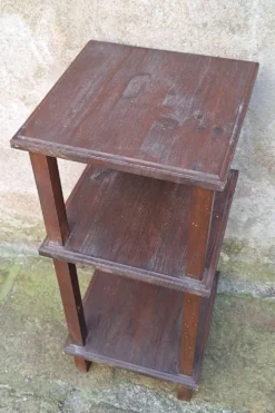 Petite étagère à poser en bois