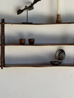 Petite étagère à trois niveaux en chêne H41 L68