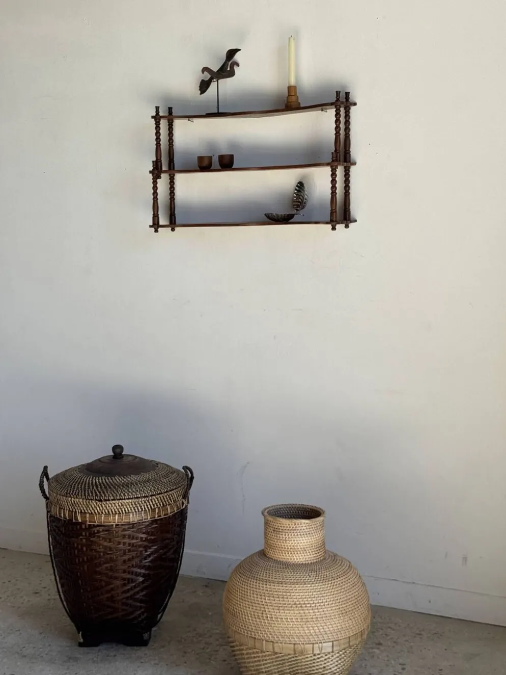 Petite étagère à trois niveaux en chêne H41 L68