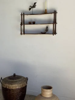Petite étagère à trois niveaux en chêne H41 L68