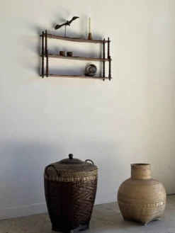 Petite étagère à trois niveaux en chêne H41 L68