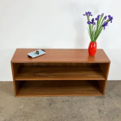 Petite étagère vintage de TEPE, en noyer, années 60