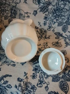 Petite théière ancienne