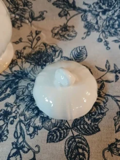 Petite théière ancienne