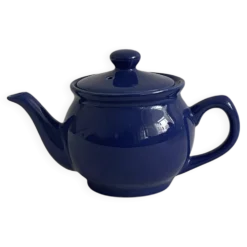 Petite théière en porcelaine bleue