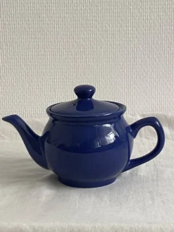 Petite théière en porcelaine bleue
