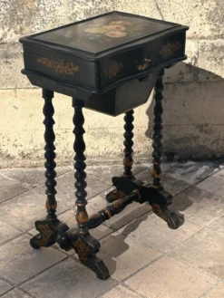 Petite travailleuse Napoléon III en bois noirci – fin XIXe siècle rénovée intégralement