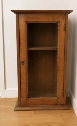 Petite vitrine ancienne en bois – porte vitrée