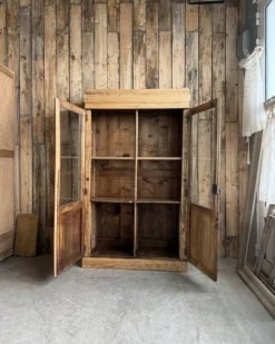 Petite vitrine ancienne en pin (restaurée)