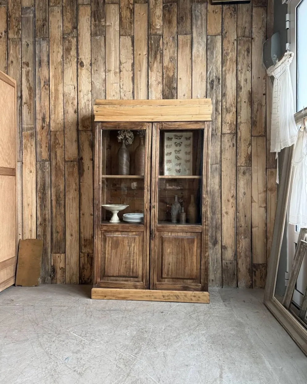 Petite vitrine ancienne en pin (restaurée)