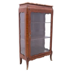 Petite vitrine ancienne française datant d'environ 1910. Après restauration.
