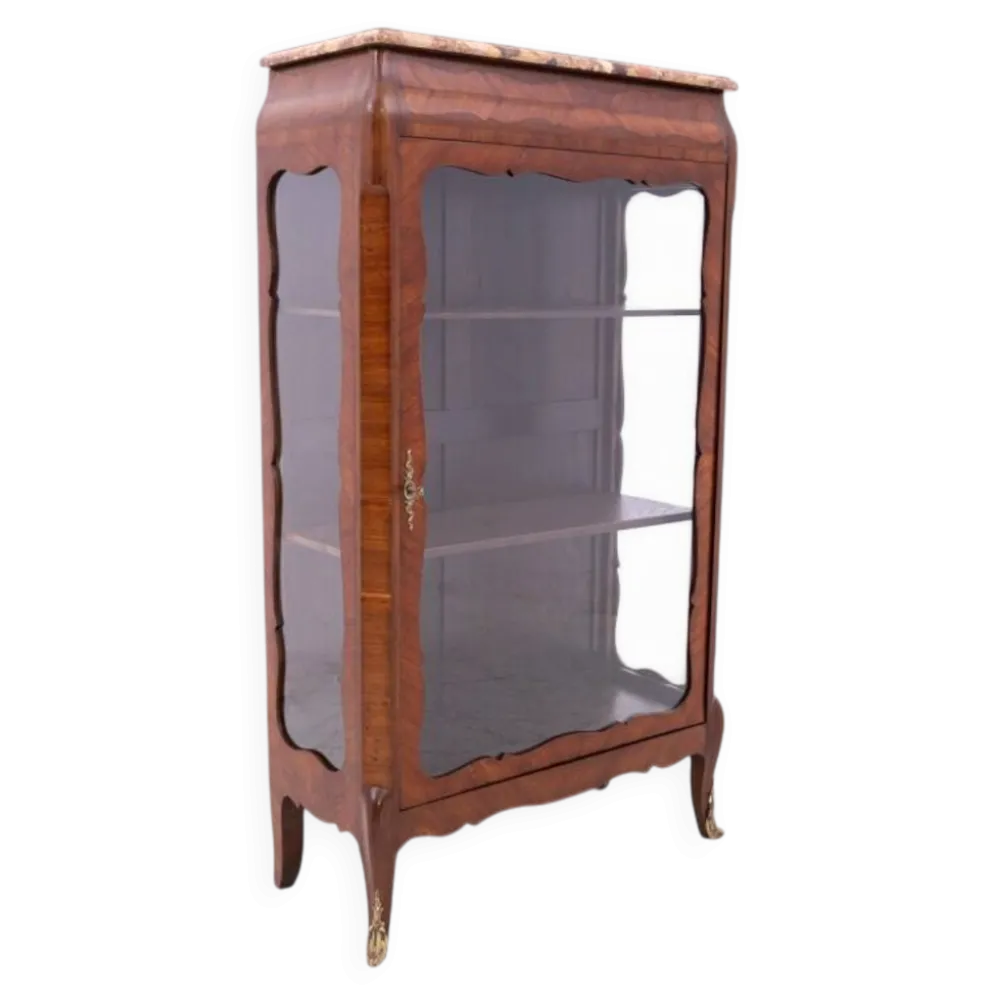 Petite vitrine ancienne française datant d'environ 1910. Après restauration.