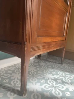 Petite vitrine ancienne style Art Déco en bois massif - H160cm