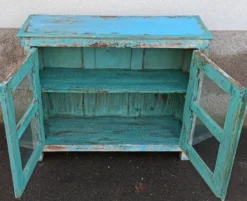 Petite vitrine en bois bleu