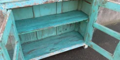 Petite vitrine en bois bleu