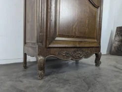Petite vitrine Louis XV en chêne à une porte
