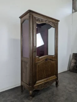 Petite vitrine Louis XV en chêne à une porte