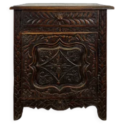 Petit meuble breton en chêne sculpté une porte un tiroir