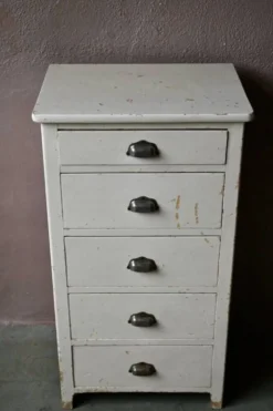 Petit meuble commode en bois semainier vintage rétro patiné bohème années 50