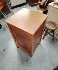 Petit meuble d'appoint