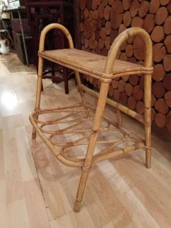 Petit meuble d'appoint porte revue en bambou plateau bois 1960