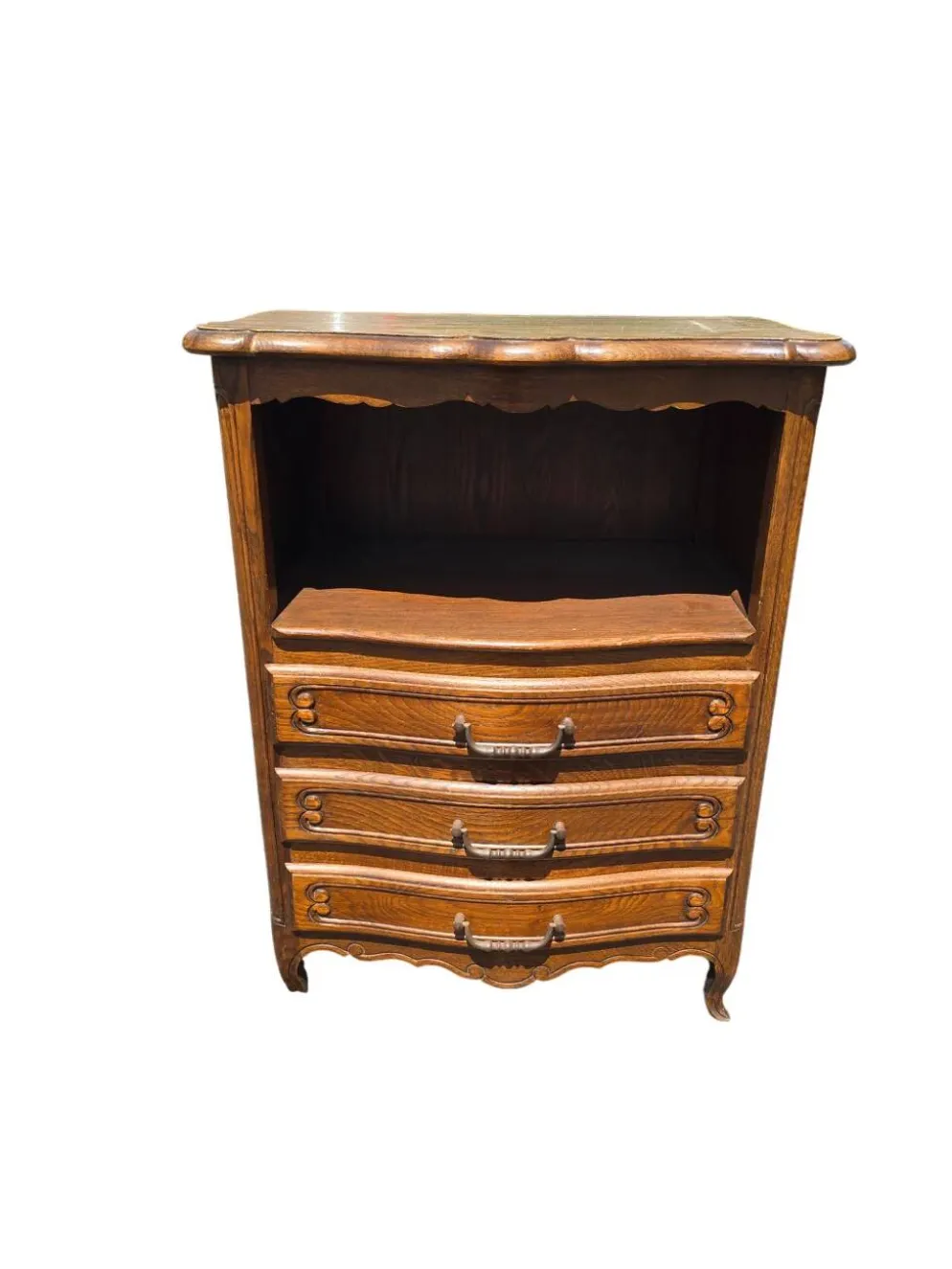 Petit meuble de chevet Louis XV en chêne – niche et 3 tiroirs