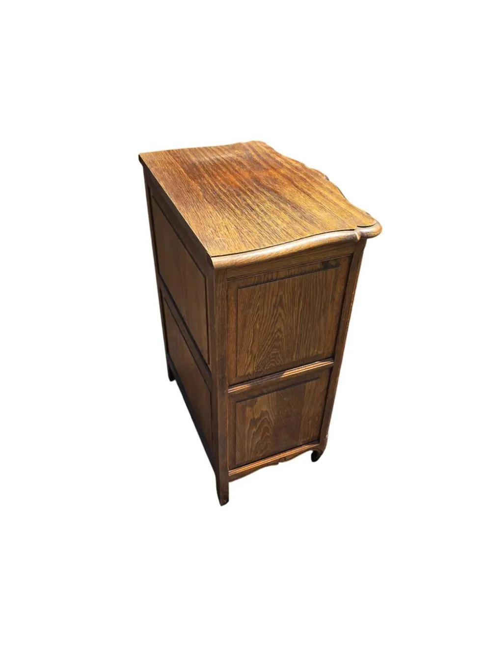 Petit meuble de chevet Louis XV en chêne – niche et 3 tiroirs