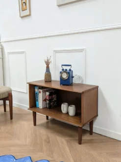 Petit meuble de rangement bois 70s