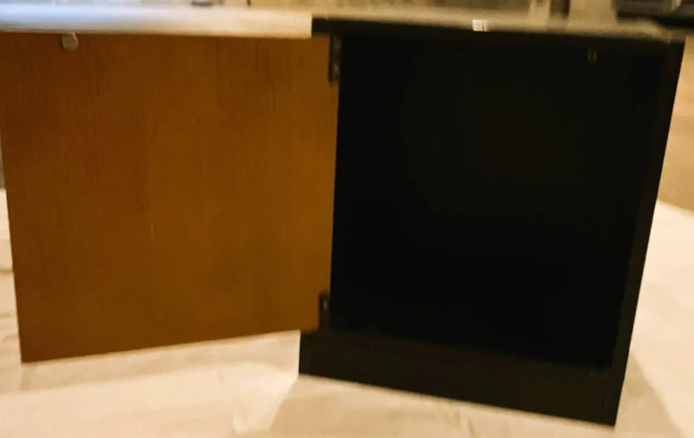 Petit meuble de rangement cubique