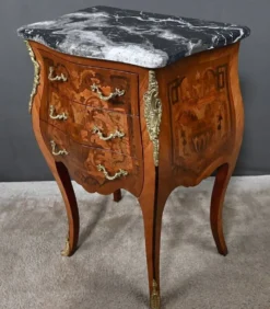 Petit meuble de salon en marqueterie, style Louis XV – Milieu XXe