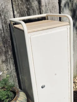 Petit meuble métal et bois