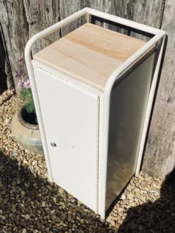 Petit meuble métal et bois