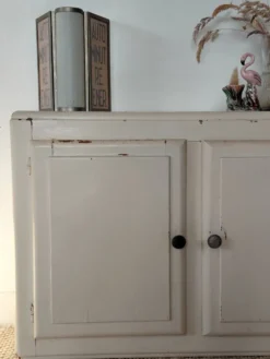 Petit meuble mural de métier vintage en bois peint crème- Années 50