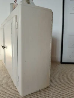 Petit meuble mural de métier vintage en bois peint crème- Années 50