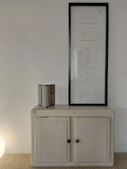 Petit meuble mural de métier vintage en bois peint crème- Années 50