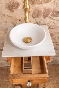 Petit meuble vasque ancien en chêne à colonnes tournées et marbre blanc – style Henri II / fin XIXe siècle
