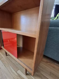 Petit meuble vintage en bois