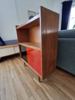 Petit meuble vintage en bois