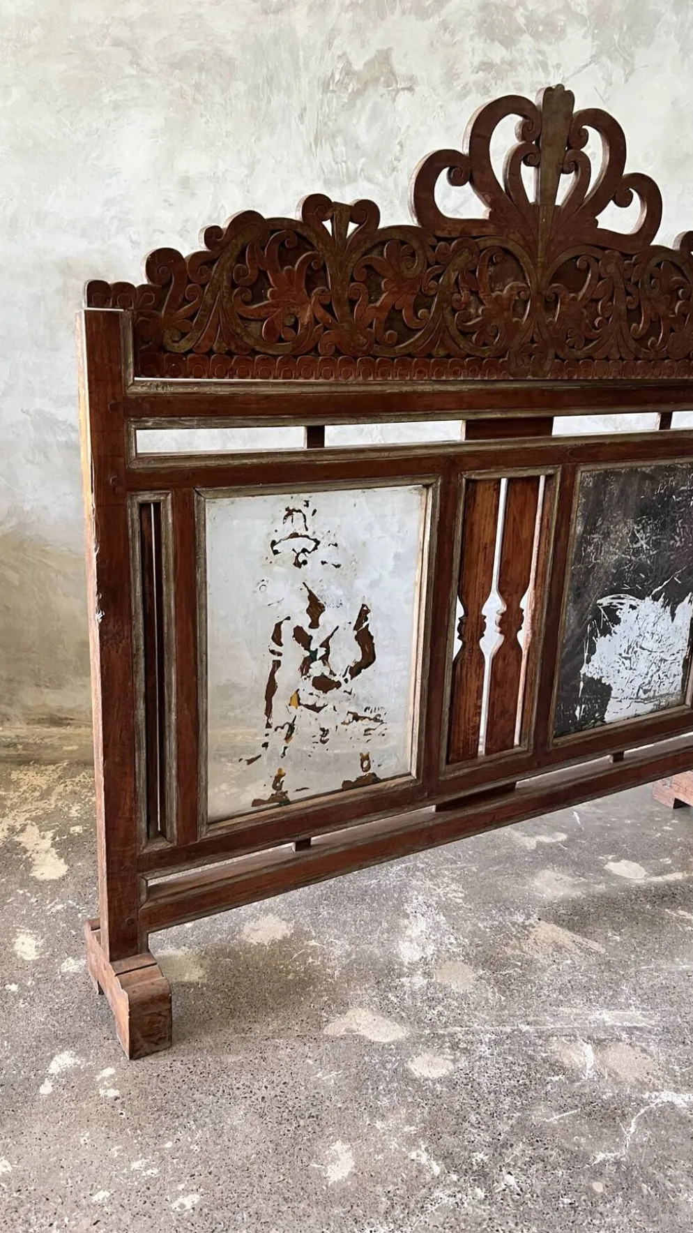 Petit paravent indonésien en bois sculpté H:104 L:106