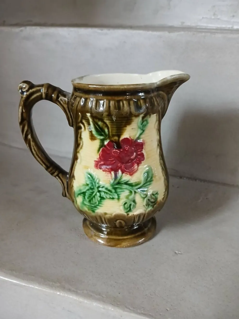 Petit pichet/ crémier ancien en majolique