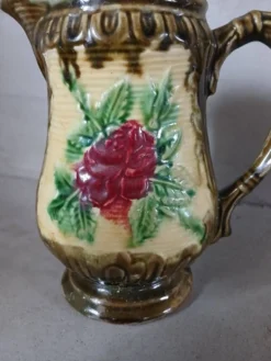 Petit pichet/ crémier ancien en majolique