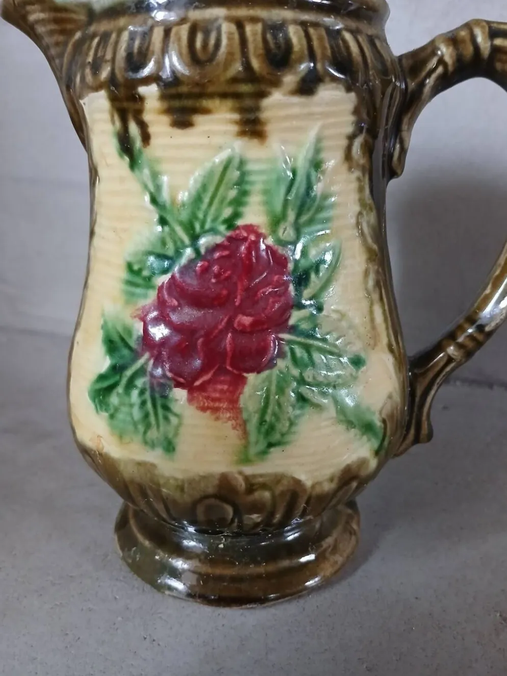 Petit pichet/ crémier ancien en majolique