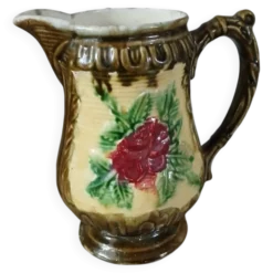 Petit pichet/ crémier ancien en majolique