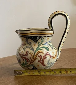 Petit pichet en faïence de Faenza peint main Ca Pirota