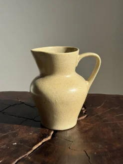 Petit pichet en grès beige H14 L15