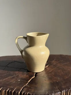 Petit pichet en grès beige H14 L15