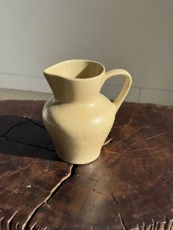 Petit pichet en grès beige H14 L15
